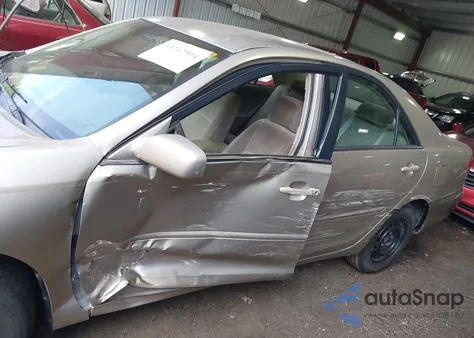 2002 Toyota Camry Le from USA, damaged, VIN 4T1BE32K82U559233